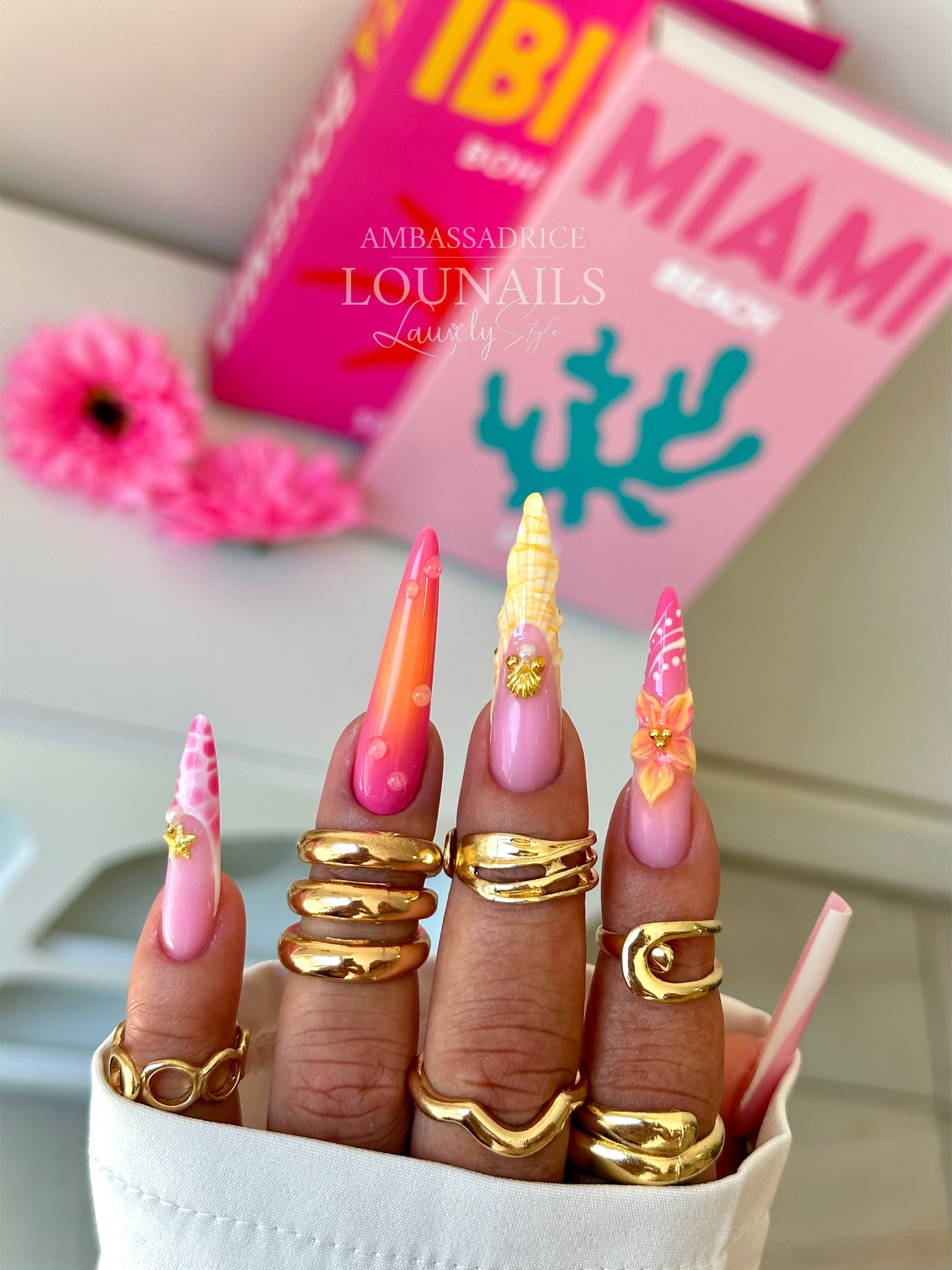 Pose Miami beach rose et or